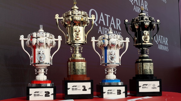 Trofei in mattoncini Lego a Silverstone per celebrare i 75 anni della F1