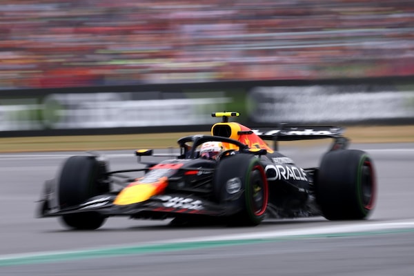 Tsunoda fatica a Silverstone: ultimo e penalizzato