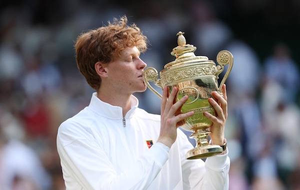 Sinner vince a Wimbledon e scherza: "solo perché oggi non c'era la F1"