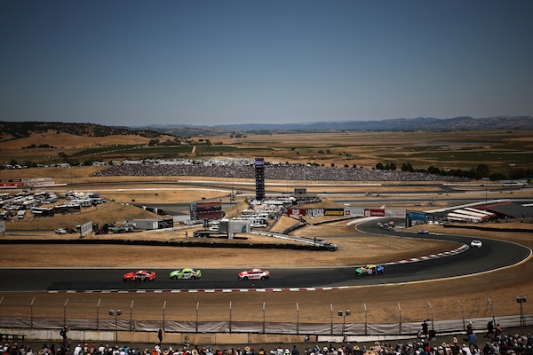 NASCAR: Van Gisbergen sbaraglia tutti anche a Sonoma