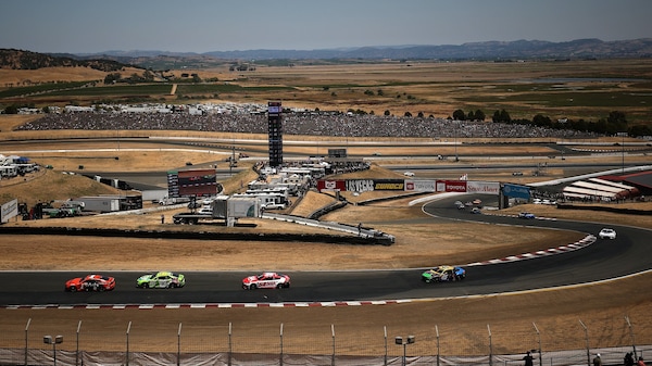 NASCAR: Van Gisbergen sbaraglia tutti anche a Sonoma