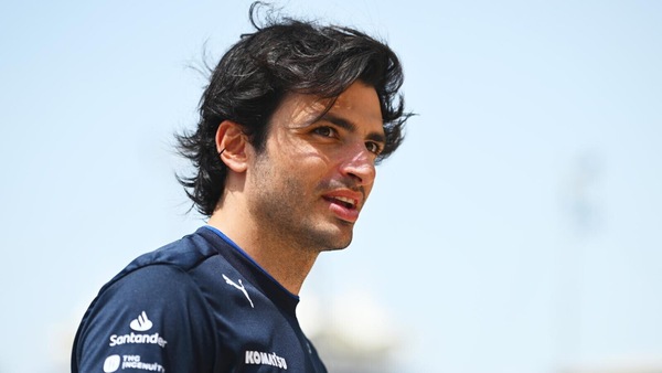 Carlos Sainz rivela: "Vowles mi cercò prima dell'addio alla Ferrari"