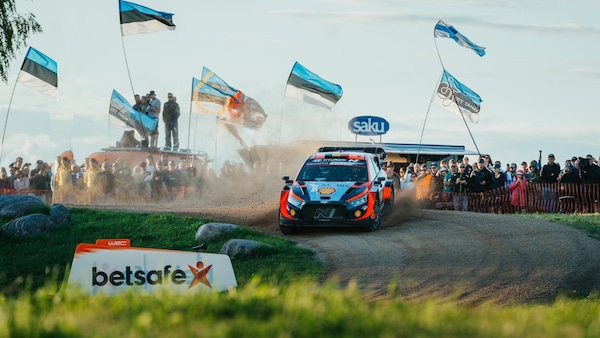 Rally di Estonia al via