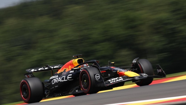 GP Belgio, i numeri delle FP1: fulmine Max, Piastri con 2 decimi di margine. Leclerc con più benzina?