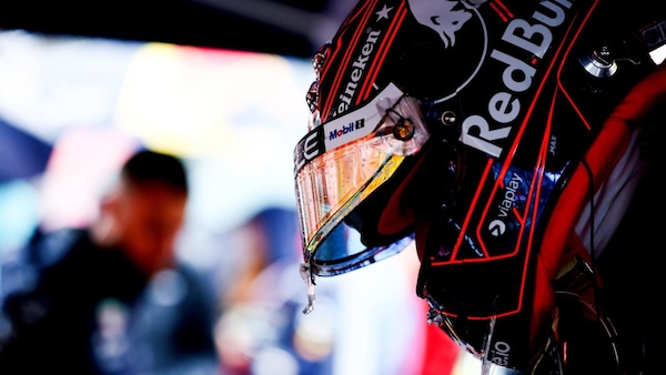 Verstappen: "Commissari molto conservativi, potevamo partire prima"