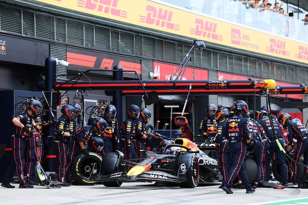 Red Bull: Verstappen limita i danni, Tsunoda perde terreno