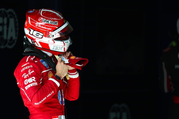 Ferrari, Charles Leclerc e l'occasione che non arriva: quando l'amore è tormento