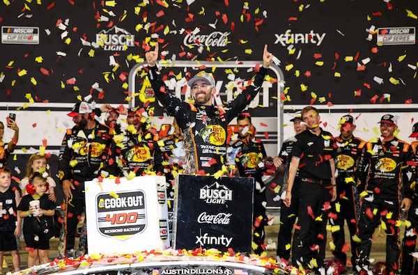 NASCAR: Dillon si prende la rivincita e va ai playoff