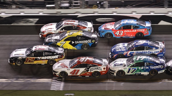 NASCAR: Nel ritorno a Daytona, Blaney vince per un soffio