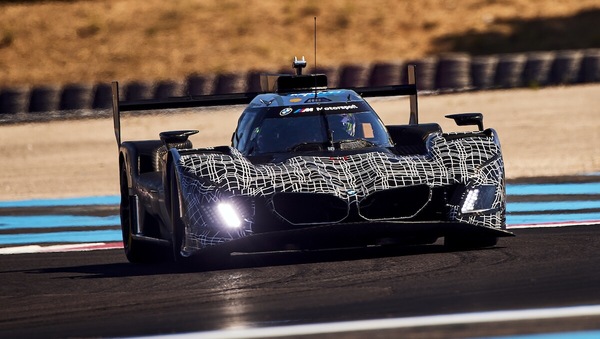 BMW M Hybrid V8, si cambia: l'aerodinamica 2026 ridisegna lo splitter