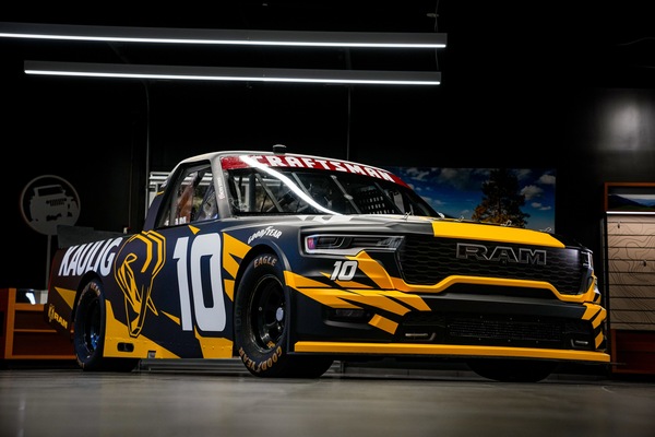 Stellantis torna in NASCAR, si inizia coi Truck