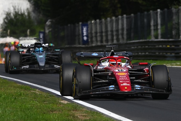 Vasseur: "Bravi Charles e Lewis, abbiamo pagato le battaglie nei primi giri"
