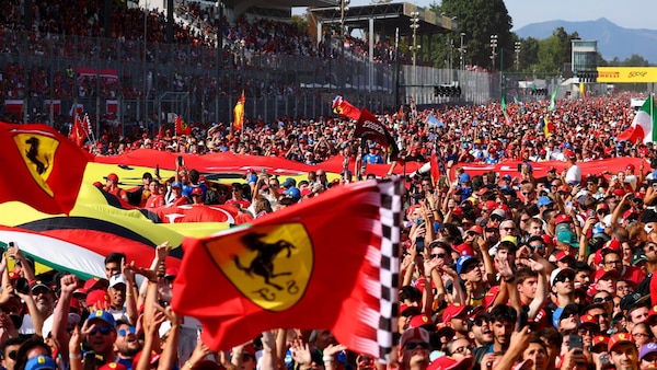 Monza, la marea dei Tifosi Ferrari (e non solo) al GP d'Italia