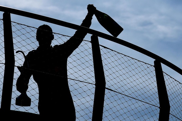 Il giro d’Europa in 112 giorni: da Imola a Monza, Verstappen torna ad esultare. Ed il pubblico ora applaude