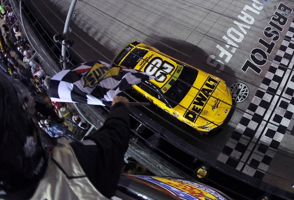 NASCAR: Bell vince la lotteria delle gomme