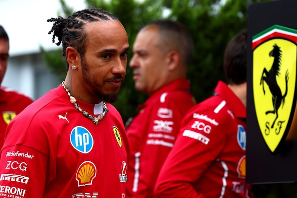 Hamilton insegue un podio sul circuito "spacca-schiena": "Ferrari più morbida, tanta aderenza in più"