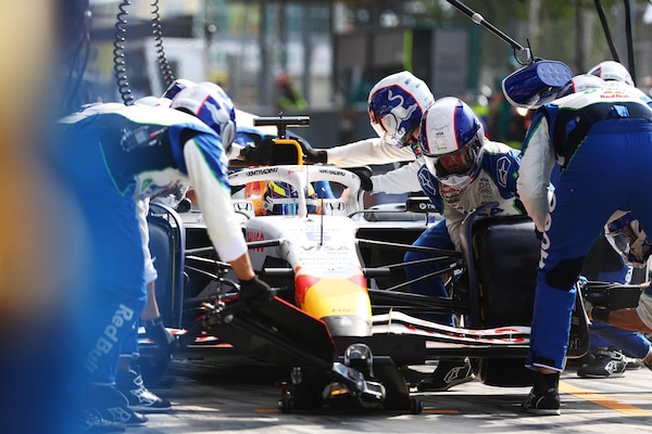 Hadjar tra Red Bull e RB: futuro incerto, ma focus sul 2025