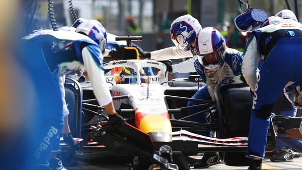 Hadjar tra Red Bull e RB: futuro incerto, ma focus sul 2025