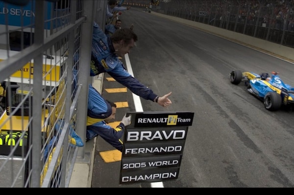 25 settembre 2005: primo titolo per Alonso e Renault, l'ultimo dei V10