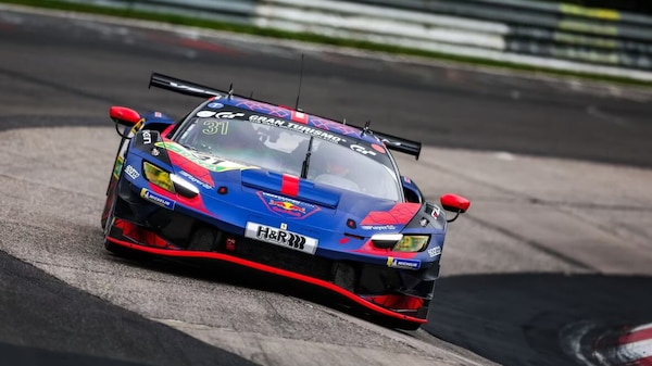 Max Verstappen trionfa con la Ferrari: sua la 4 ore del l'NLS al Nürburgring