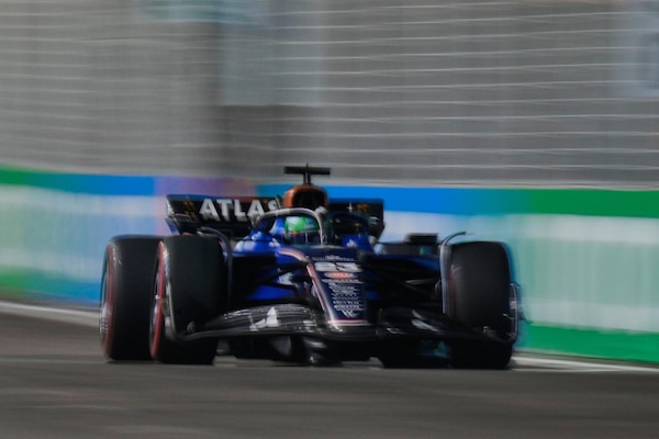 Infrazione al DRS: entrambe le Williams squalificate