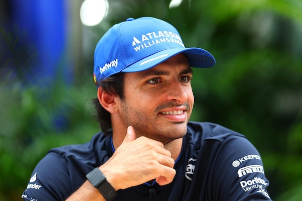 Carlos Sainz, l’unicorno “Sparkles” diventa simbolo di un gesto di cuore