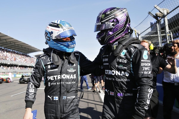 Bottas su Hamilton in Ferrari: “Non è facile cambiare squadra”