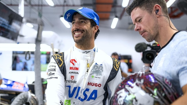 Verstappen show a Austin, Ricciardo commenta con i fan