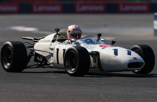 La Honda RA272 torna in Messico: Tsunoda a bordo della storica vettura