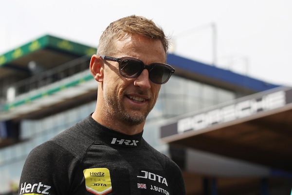 Mondiale 2025, Button dice Verstappen: "Non ha la miglior macchina, ma è il miglior Max di sempre"