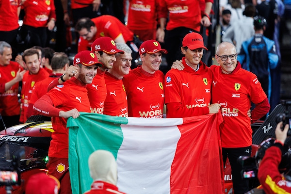 Ferrari, le foto del trionfo in Bahrain