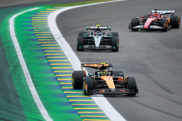 La corsa di Norris al titolo e l'ostacolo Las Vegas: "Non l'attendo con entusiasmo, Mercedes fortissima"