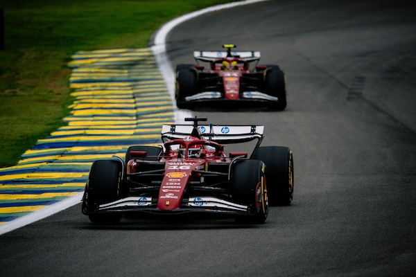Hamilton e Leclerc: unità e sostegno alla causa Ferrari dopo le parole di Elkann