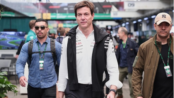 F1 stellare, Wolff verso la vendita di una quota in Mercedes