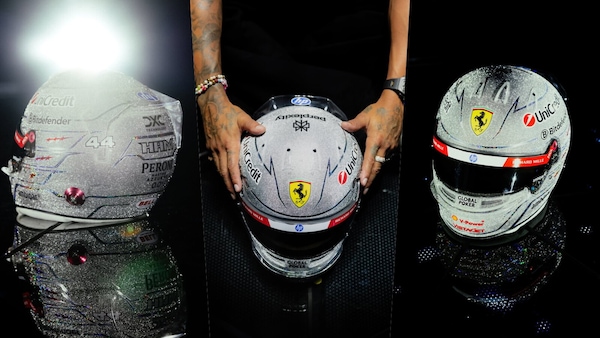 Il sette volte campione accende Las Vegas: svelato il nuovo casco