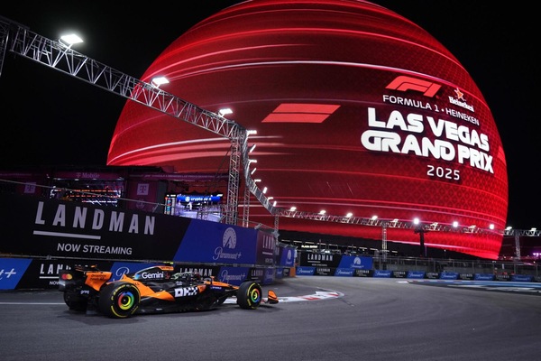 GP Las Vegas: Norris conquista la pole, Leclerc solo nono