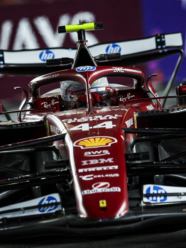 Hamilton: "Non sono riuscito a mettere insieme il giro"
