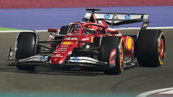 Ferrari, pessimo venerdì a Losail: Leclerc recrimina, Hamilton disperso
