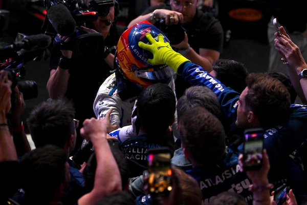 Sainz: "Perfetti in tutto, fiero del team"