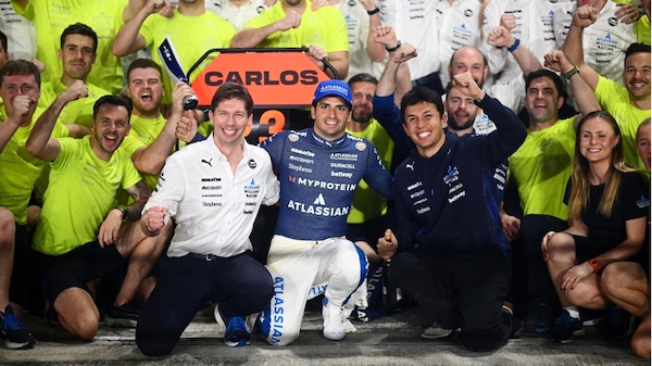 Carlos e l'orgoglio: il secondo podio che vale un tesoro