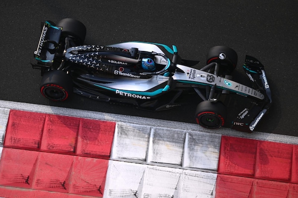 GP Abu Dhabi, FP3: comanda Russell, Hamilton a muro