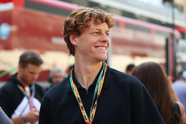 Sinner in pista con Antonelli ad Abu Dhabi: "Con Kimi siamo buoni amici"