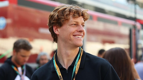 Sinner in pista con Antonelli ad Abu Dhabi: "Con Kimi siamo buoni amici"