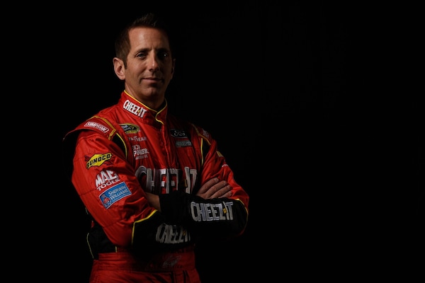 NASCAR: Greg Biffle vittima di un incidente aereo