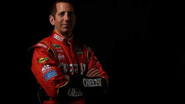 NASCAR: Greg Biffle vittima di un incidente aereo