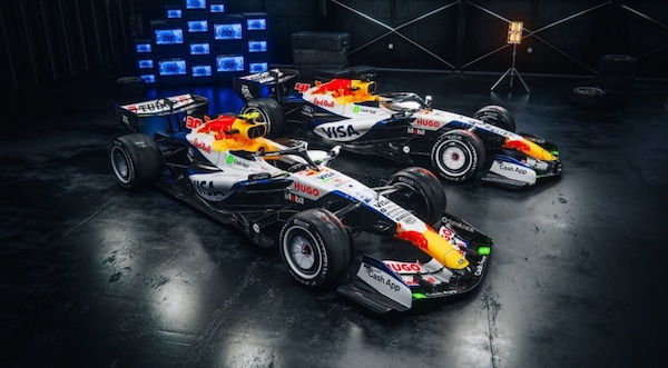 Racing Bulls VCARB-03: il blu Ford insieme al bianco