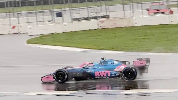 Alpine A526, debutto bagnato a Silverstone (sarà anche fortunato?)