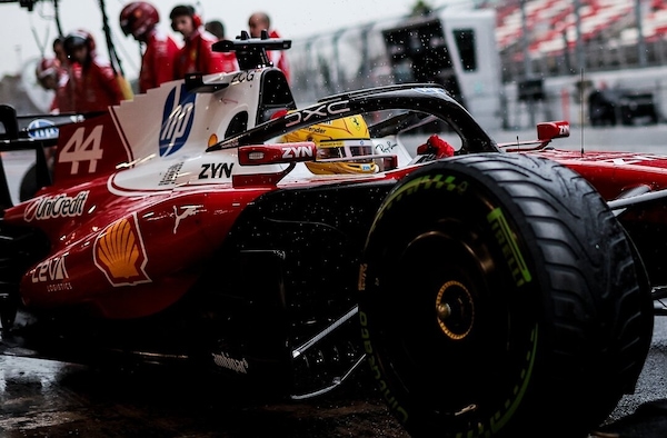 Test di Barcellona: Hamilton orgoglioso della Ferrari, dai test cerca ancora due verifiche