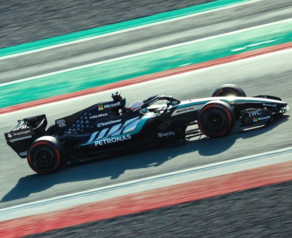 Mercedes, Russell e Antonelli in coro: "Auto 2026 più divertenti, e che velocità sul dritto!"