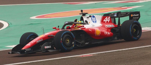 Caso motori Mercedes: passa la linea della Ferrari